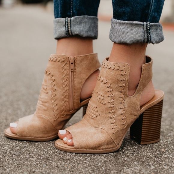 lo_dellboutique Shoes - SEE NEW LISTING ✨ Peep Toe Bootie - TAN